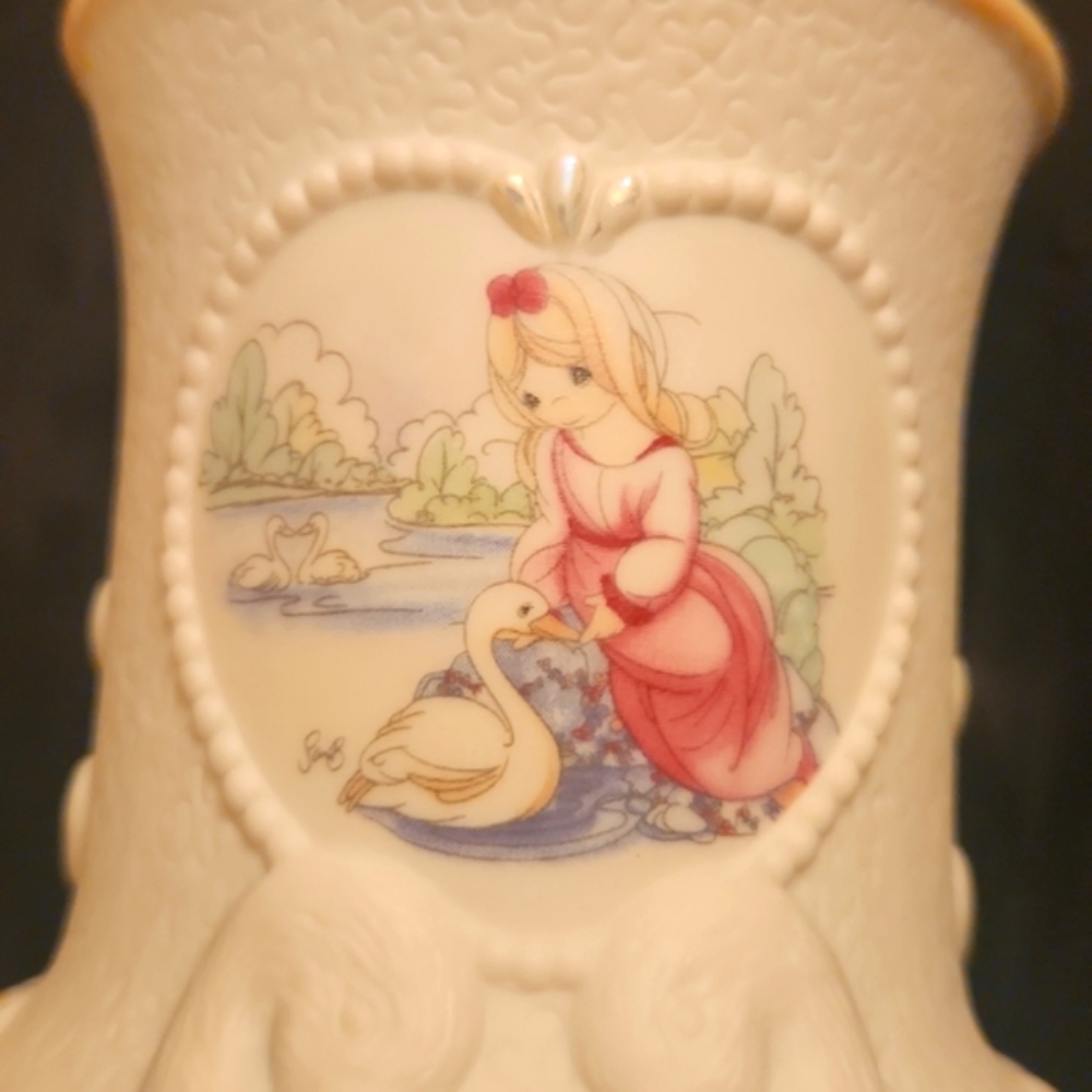 PRECIOUS MOMENTS VASE